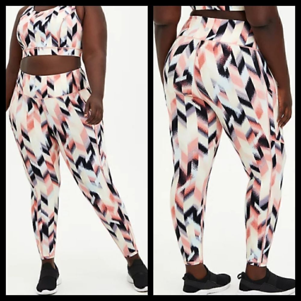 5X 28W Torrid Active Pink Legging High Waist Arrow Full Length Smoothing Pockets